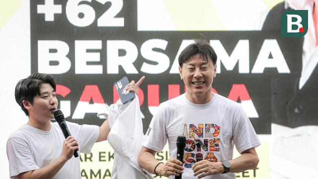 Foto: Momen Shin Tae-yong Nonton Bareng Laga Timnas Indonesia saat Dibantai Australia di Piala Dunia 2026