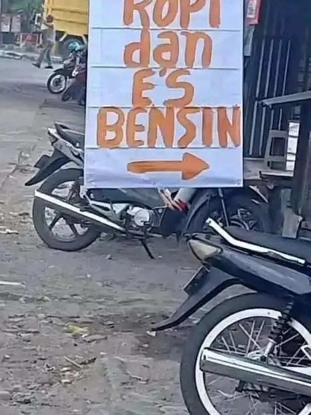 Kumpulan Potret Lucu Pedagang Bensin Eceran yang Bikin Senyum-Senyum Sendiri (ist)