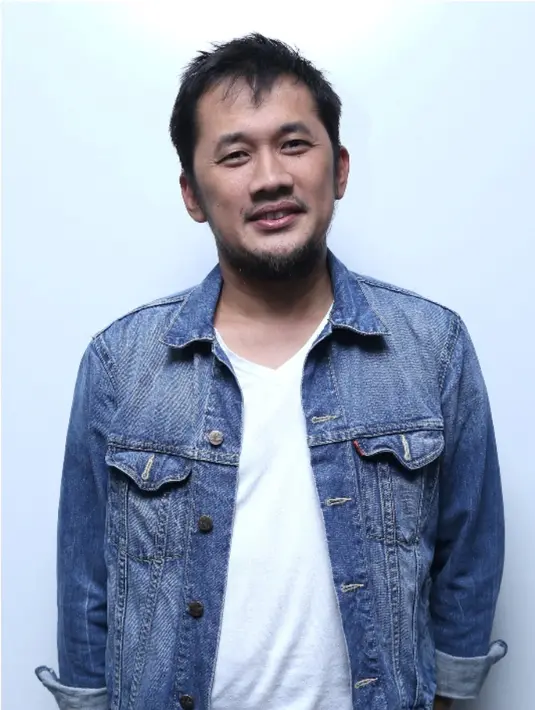 Hanung Bramantyo di acara konferensi pers film Surga Yang Tak Dirindukan. (Galih W Satria/Bintang.com)