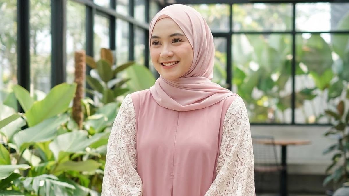 9 Model Baju Gamis Kombinasi Brokat Terbaru 2026, Tampil Anggun Tanpa Ribet