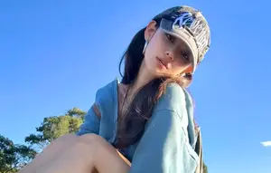 Masih Proses Lawan ADOR, Danielle NewJeans Rilis Lagu Baru Bertajuk &lsquo;STAY&rsquo;