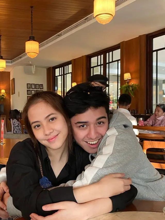 7 Potret Kebersamaan Adhisty Zara dan Kekasih, Makin Romantis