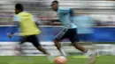 Anthony Martial berlatih bersama timnas Prancis jelang laga persahabatan melawan Serbia di Bordeaux, Prancis, Sabtu (5/9/2015). Nilai transfer Martial ke MU dikabarkan mencapai 36 juta poundsterling. (AFP Photo/Franck Fife) 