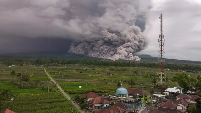 Dampak Erupsi Gunung Semeru, Desa Supiturang Luluh Lantak