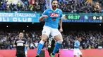 Pemain Napoli, Gonzalo Higuain  merayakan gol yang dicetaknya ke gawang Carpi pada lanjutan Seria A Pekan ke-24. (AFP/Carlo Hermann)