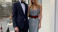 Ivanka Trump dan suami bersiap untuk acara makan malam. (dok. Instagram @ivankatrump/https://www.instagram.com/p/BuiDDJ8BKtN/Esther Novita Inochi)