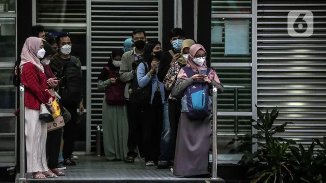 FOTO: Pemerintah Umumkan Pelonggaran Pemakaian Masker di Luar Ruangan