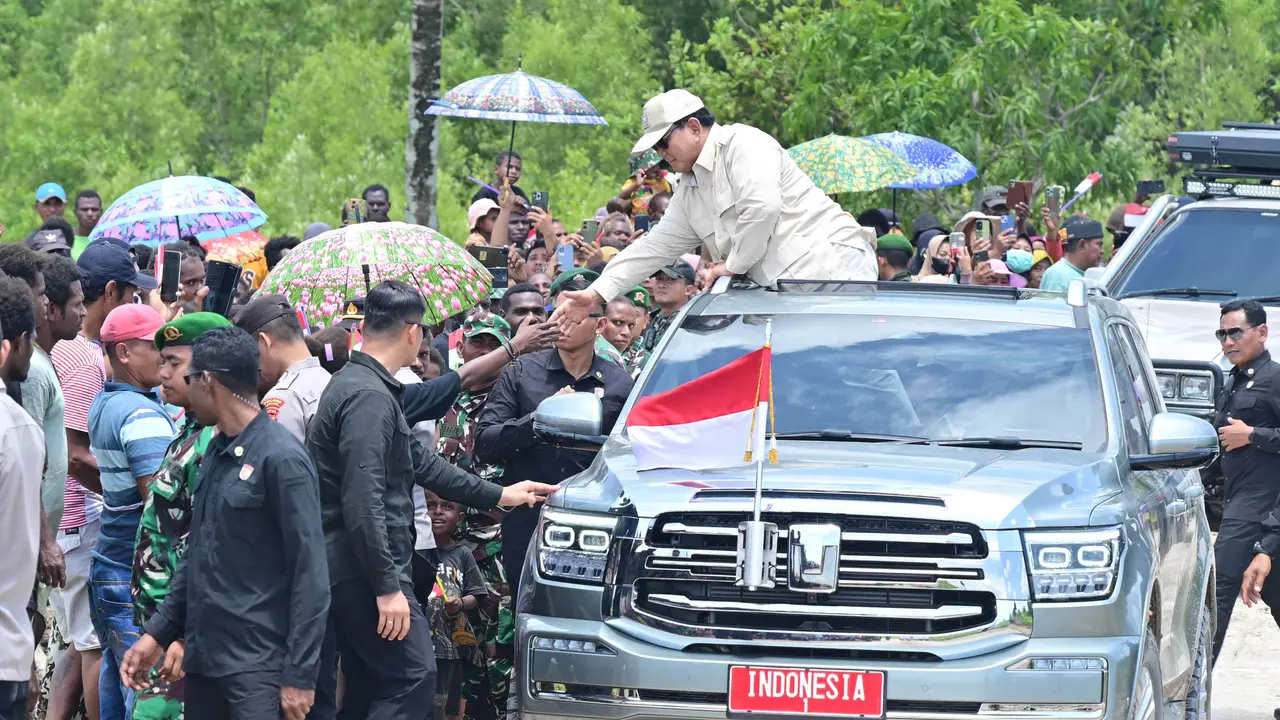 Presiden Prabowo Subianto mengunjungi Desa Wanam, Kabupaten Merauke, Provinsi Papua Selatan, Minggu (3/11/2024).