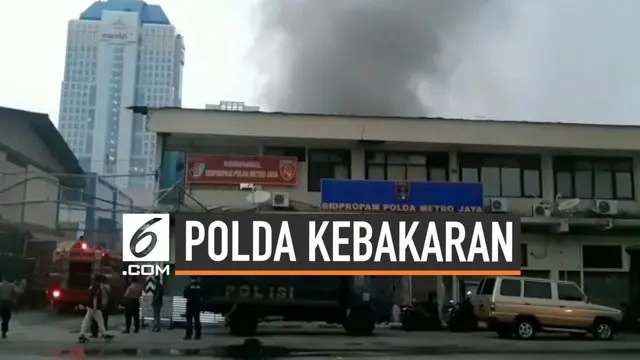 Polisi memastikan gudang bawah tanah yang terbakar pagi ini bukanlah gudang peluru. Isi gudang yang terbakar adalah barang-barang lama yang sudah tidak terpakai.