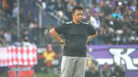 Agus Yuwono resmi menggantikan Eduard Tjong sebagai pelatih Madura FC, Selasa (13/8/2019). (Bola.com/Gatot Susetyo)