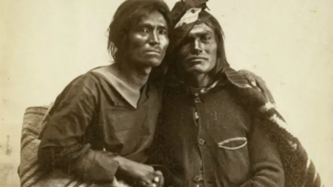 Ilustrasi pasangan suku Navajo. (Sumber Museum of New Mexico)