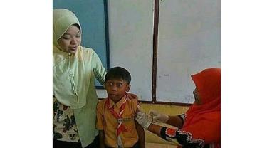 10 Aksi Kocak Anak-anak ini Bikin Kangen Masa Kecil
