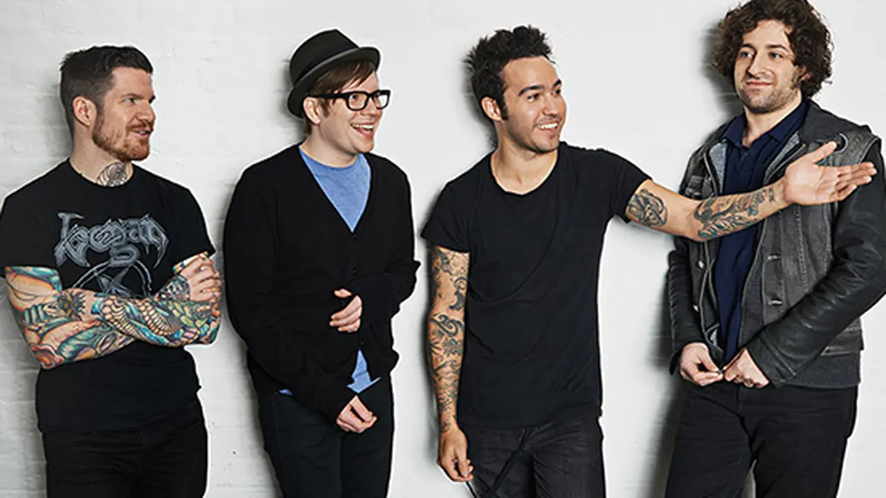 Sang Basis Curhat, Fall Out Boy Sudah Tidak Laku?