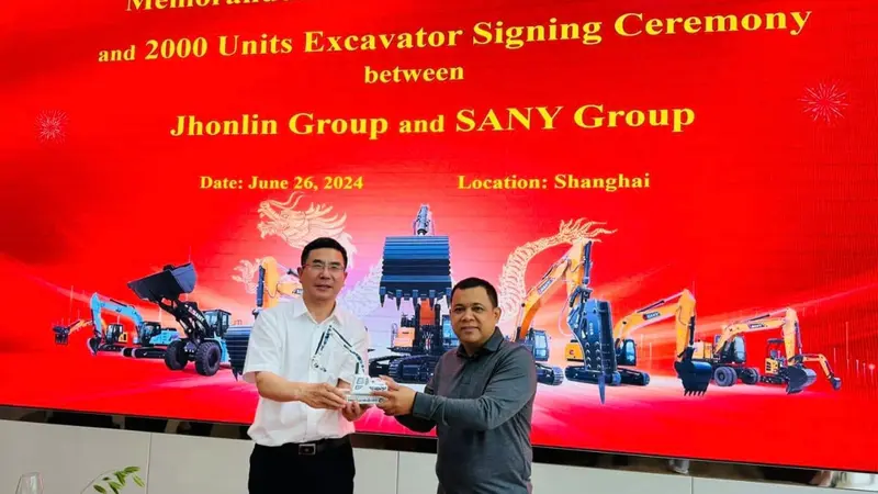 Jhonlin Group menandatangani Nota Kesepahaman atau Memorandum of Understanding (MoU) untuk pemesanan 2.000 unit ekskavator dengan produsen alat berat China, SANY Group.
