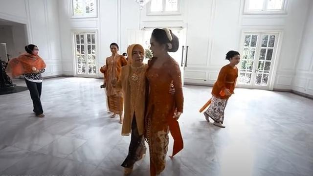 Potret Kedekatan 6 Artis dengan Mantan Mertua, Tetap Akrab