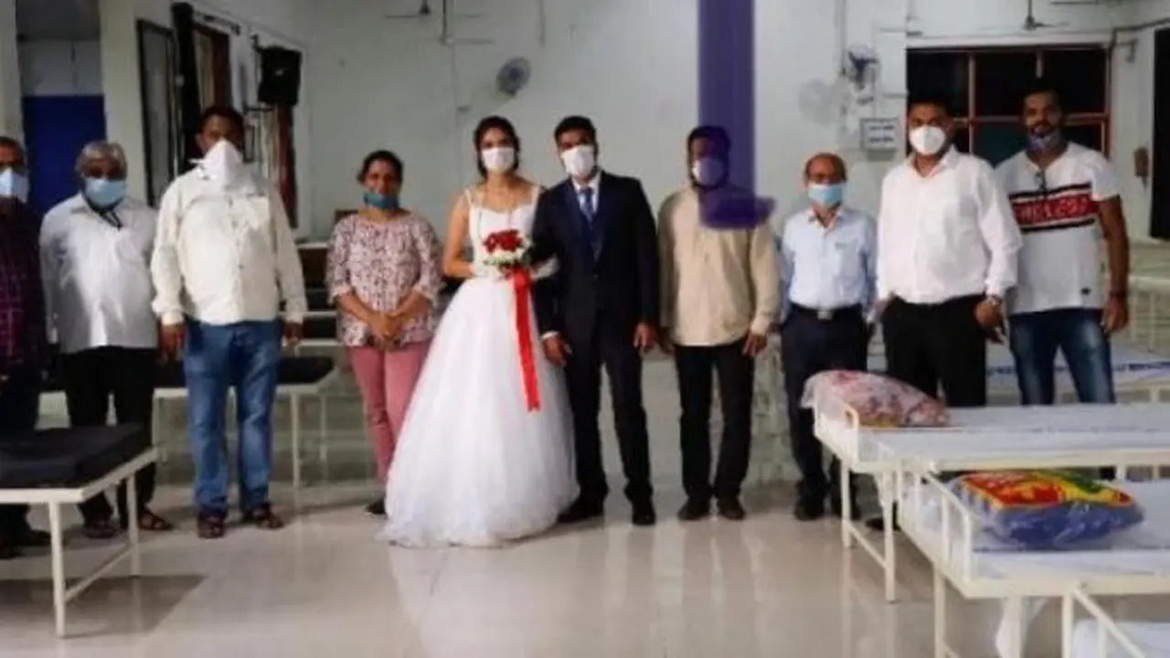 Pengantin Ini Sumbangkan Matras dan Tabung Oksigen Untuk Pasien COVID-19