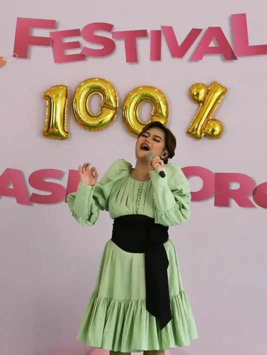 Alasan Mytha Lestari butuh kesiapan mental sebelum hamil anak kedua karena pada saat melahirkan anak pertama ia melewati perjuangan luar biasa. Mulai dari melahirkan secar caesar dan kemudia ASI yang sempat tidak keluar. (Instagram/mytha_lestari)