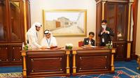 Penandatanganan Letter of Intent : dari kiri - Menlu Indonesia Retno Marsudi dan Menteri Luar Negeri Qatar Muhammad bin Abdurrahman al-Thani, di Doha, ibu kota Qatar. (Menlu Retno/Twitter)