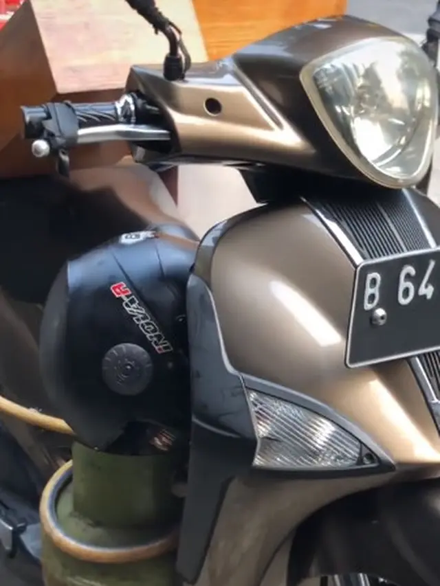 Penjual bakso tunggangi Piaggio Liberty (TikTok/@arsadndr)