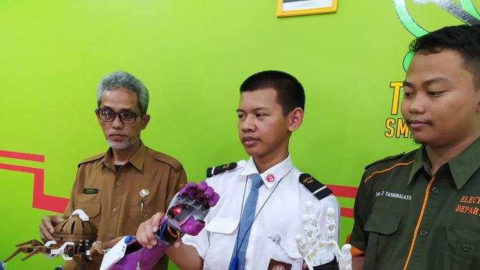Keren Pelajar Smkn 2 Tasikmalaya Ciptakan Robot Tangan Untuk