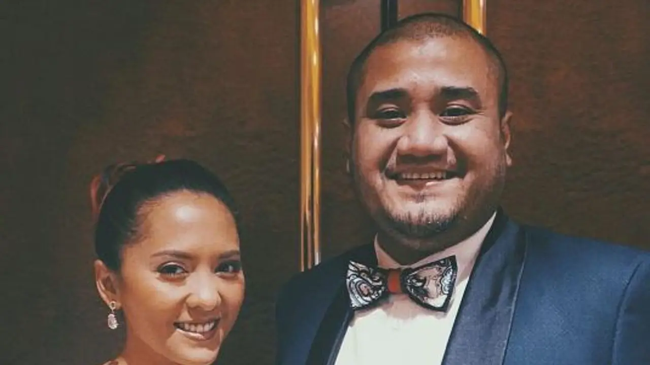 [Bintang] Lala Karmela dan Mike Mohede