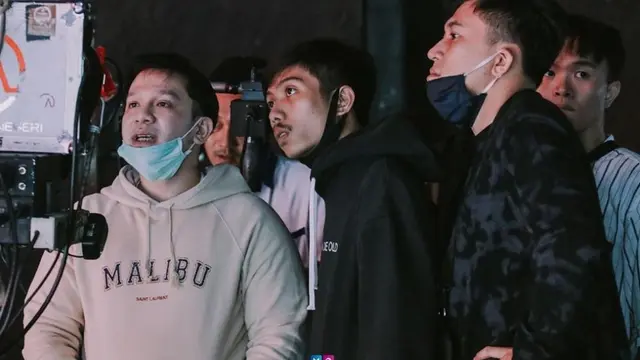 Gaya Seleb Ngantor di Era New Normal