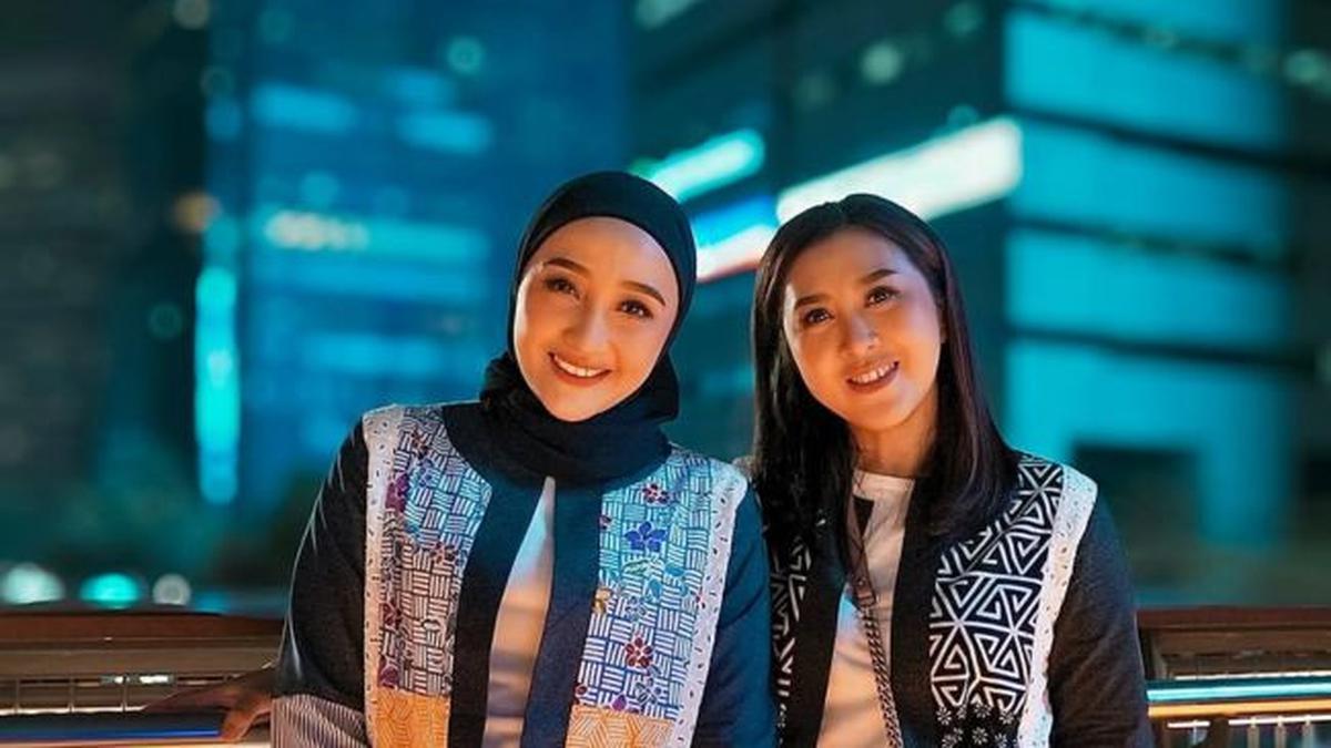 Bersahabat Baik, 5 Potret Penti Nur Afiani dan Errin Gracesita Kompak Pakai Baju Kembar