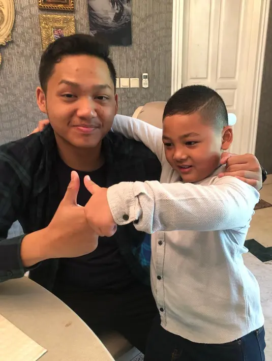 Krisdayanti dan anak-anaknya