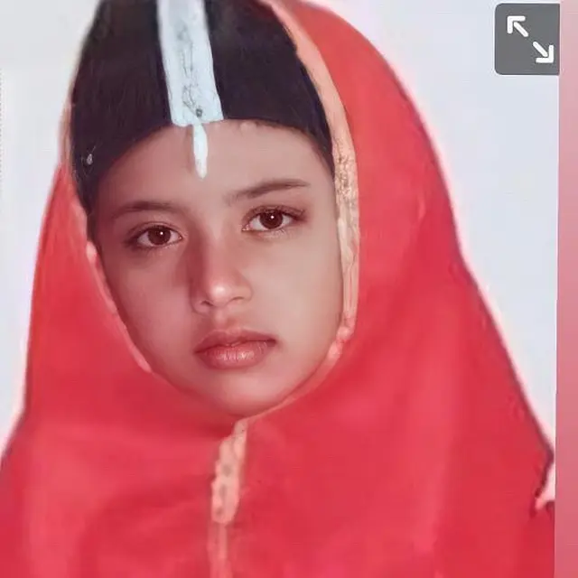 5 Potret Masa Kecil Dewi Perssik, Parasnya Imut