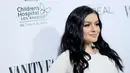 Saat mendapatkan gaji usai tampil di televisi, Ariel Winter langsung belanja banyak sepatu ketika mendapatkan gaji pertama. (MIKE WINDLE  GETTY IMAGES NORTH AMERICA  AFP)