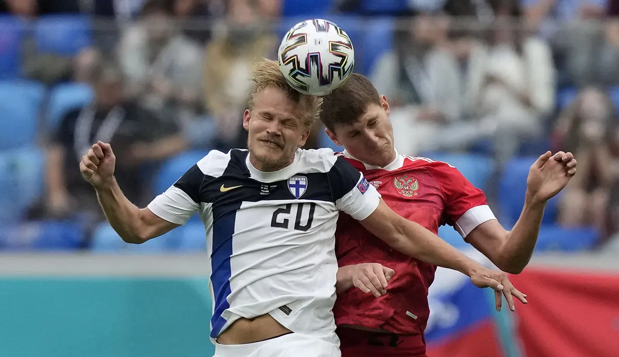 Pada babak kedua, arah pertandingan sedikit berubah. Finlandia mampu beberapa kali menyerang Rusia. Jual beli serangan antara Finlandia dan Rusia terjadi pada babak ini. (Foto: AFP/Pool/Dmitri Lovetsky)