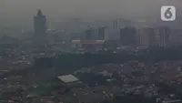 Kualitas udara Jakarta berada di angka 168 yang menunjukkan kategori tidak sehat, lalu disusul Kota Lahore, Pakistan dengan angka 154.  (merdeka.com/Arie Basuki)