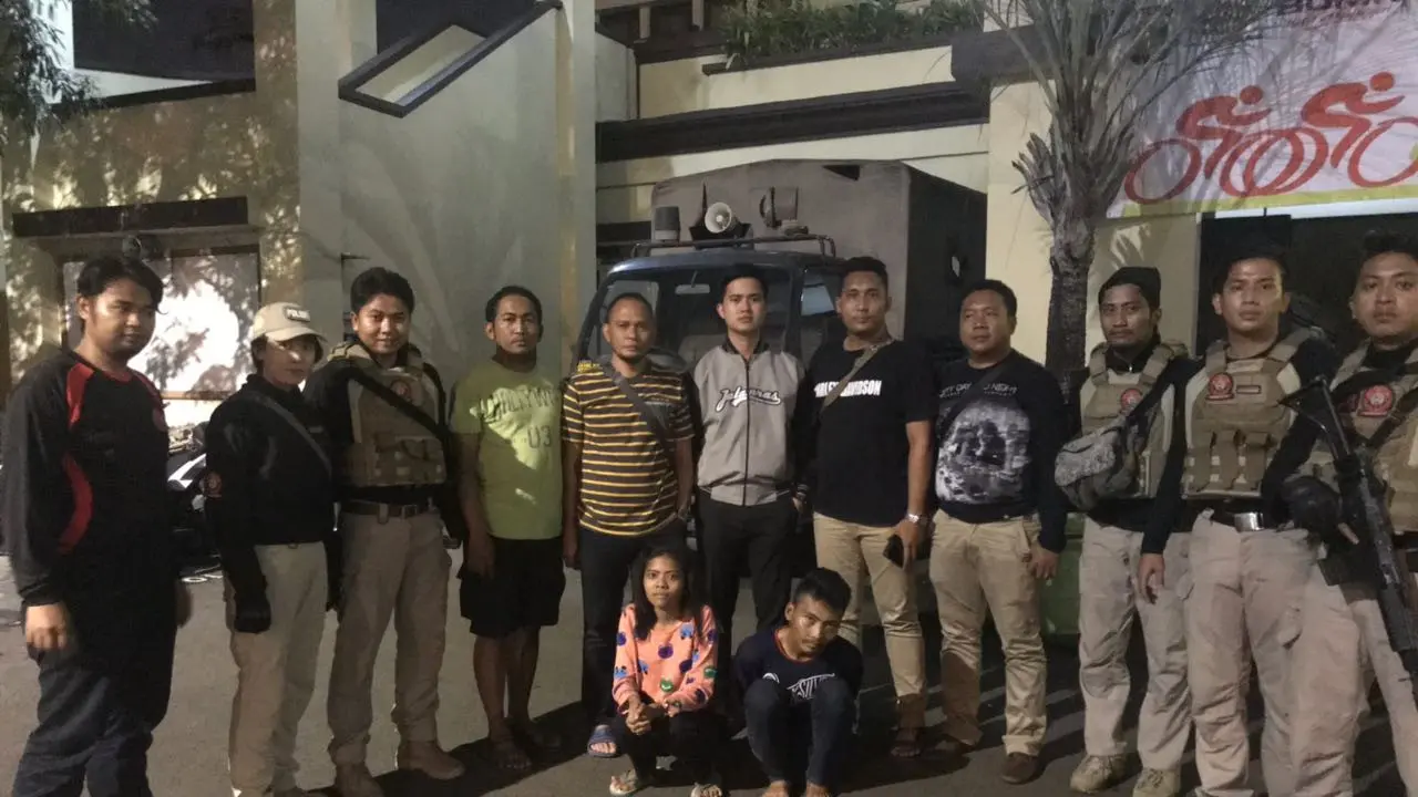 Polisi ringkus pasangan suami istri yang melakukan pencurian sepeda motor (Dok. Polres Jakarta Utara)