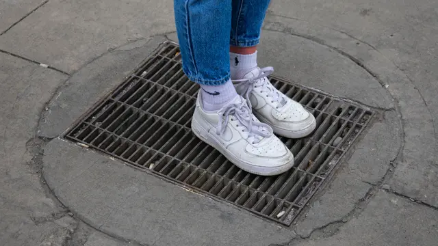 Ilustrasi sepatu putih