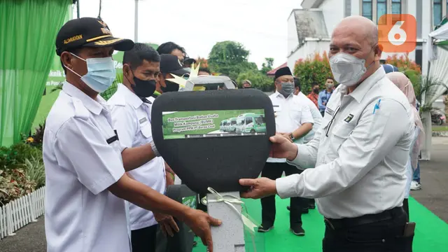 Berau Coal serahkan bus