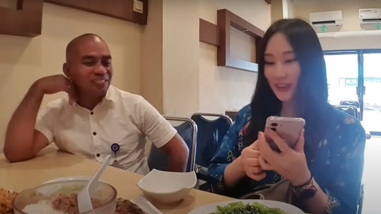 Viral pejabat lelaki Kemenhub ini secara terang-terangan ngajak ke Hotel seorang YouTuber asal Korea Selatan yang tengah liburan ke Manado