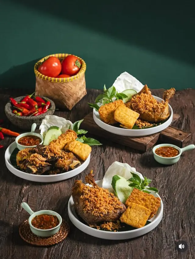 Asal-usul Ayam Penyet, Kuliner Khas Surabaya yang Kini Mendunia