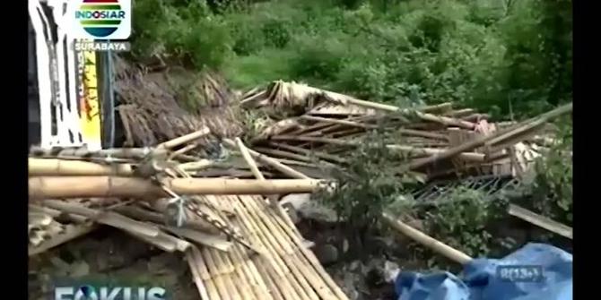 VIDEO: Hindari Penyeberang Jalan, Truk Menyasar Lapak Penjual Durian