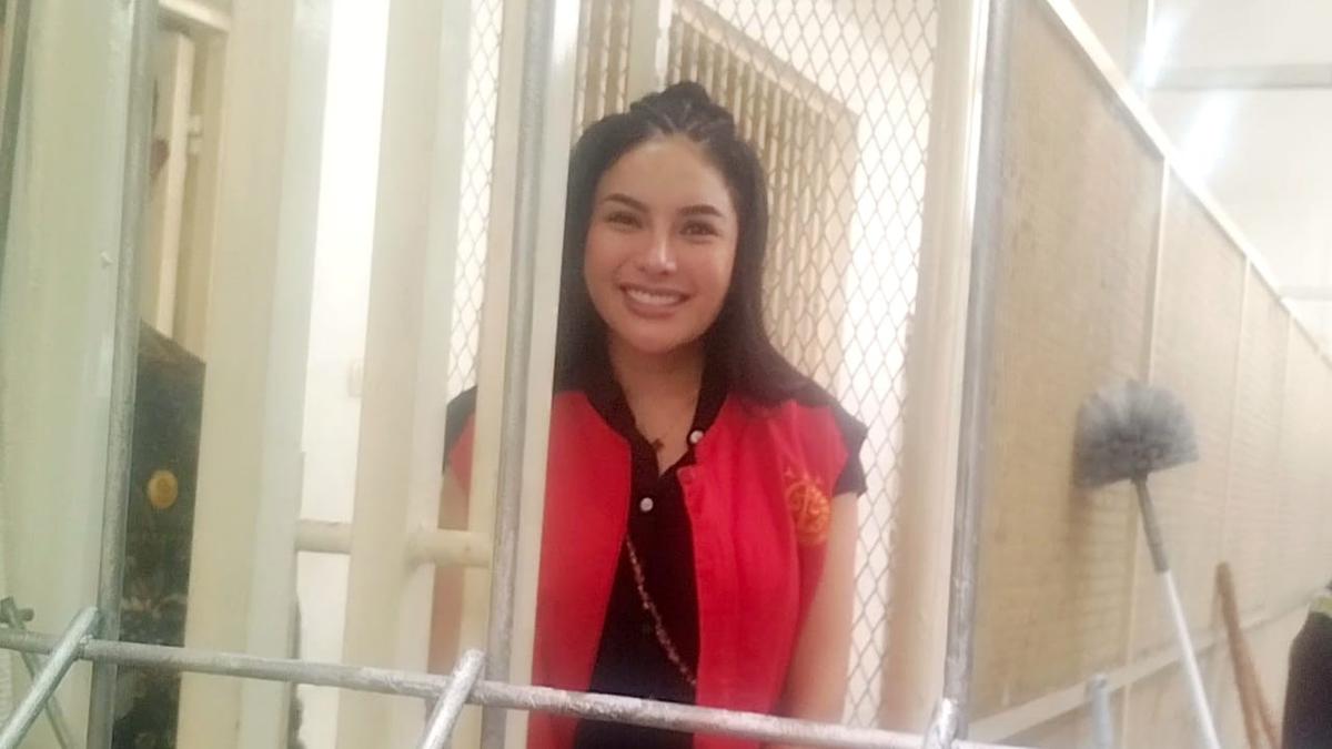 Nikita Mirzani Ceria Jelang Sidang Putusan Dugaan Pemerasan dan TPPU, Sempat Lenggak-lenggok bak Model