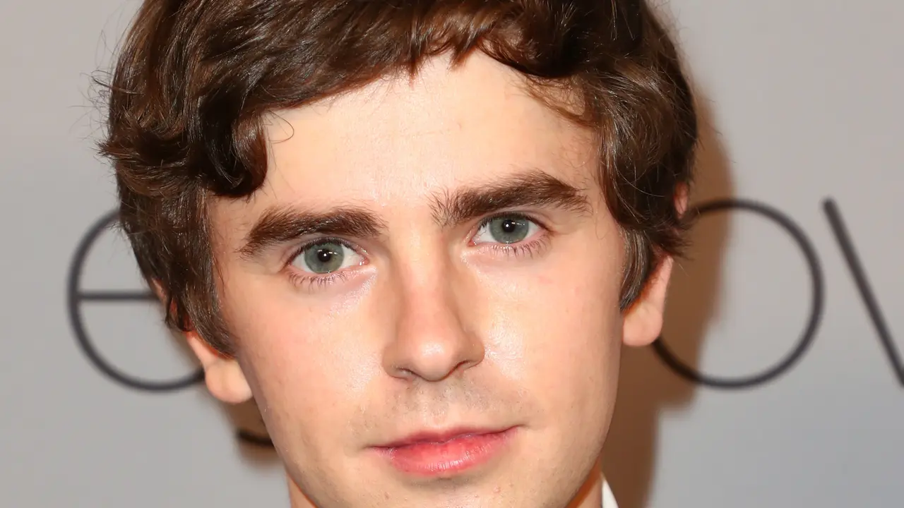 [Bintang] Freddie Highmore