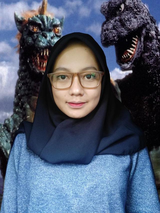 Jahilnya Aksi Warganet Edit Foto Latar Biru, Malah Bikin Ngakak Geli