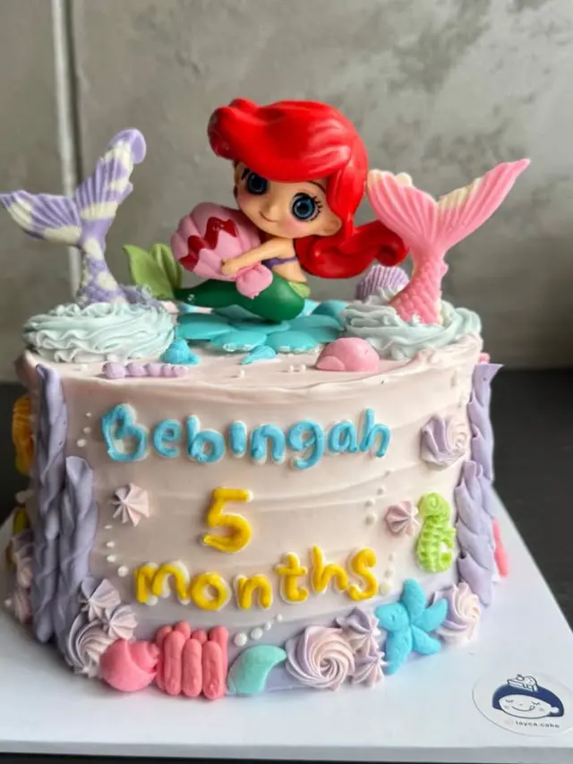 Kue ulang bulan Bebingan Putri Erina Gudono dan Kaesang saat Usia 5 Bulan. [@erinagudono]