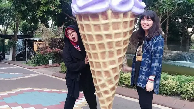 Kenangan Mendiang Rina Gunawan dan Putrinya. (Sumber: Instagram/rinagunawan28)