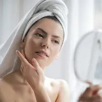 Simak cara pudarkan flek di wajah berikut ini. [pexels/ollly].