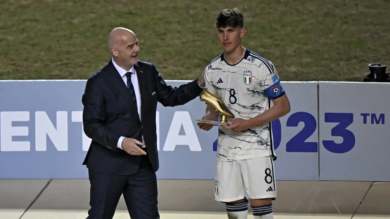Foto: Parade Para Penerima Penghargaan Piala Dunia U-20 2023, Cesare Casadei Sabet Dua Gelar