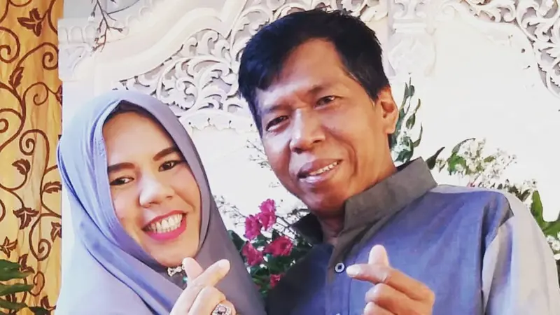 21 Tahun Bersama, Ini 6 Momen Manis Kiwil dan Rochimah Istri Pertama