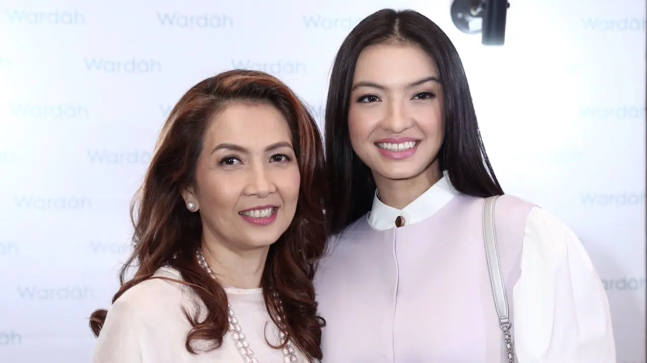 [Bintang] Raline Shah dan Ibunda