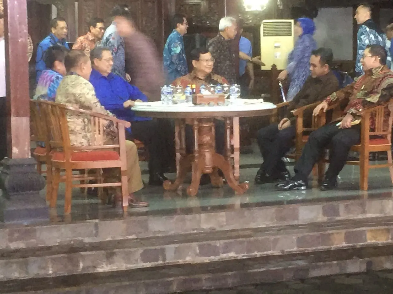 Ketum Gerindra Prabowo Subianto tiba di Cikeas bertemu Ketum Demokrat SBY. (Liputan6.com/Delvira CH) 