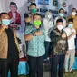 Mohammad Idris dan Imam Budi Hartono mengumumkan memenangkan kompetisi di Pilkada Depok 2020. (Liputan6.com/ Ady Anugrahadi)