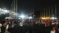 Ribuan pengunjung meramaikan Malamnya Bola di Jakarta International Velodrome menyaksikan duel Timnas Indonesia vs Filipina, Selasa (11/6/2024) malam WIB. (Bola.com/Gregah Nurikhsani)
